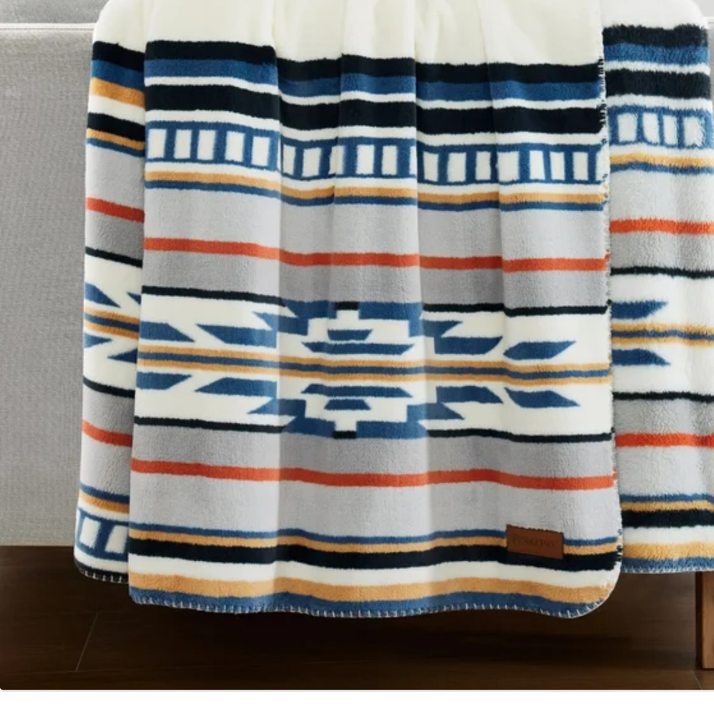 Pendleton aztec boho design fleece throw blanket 50" by 70"